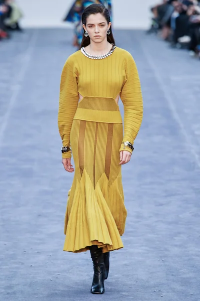 Look 2